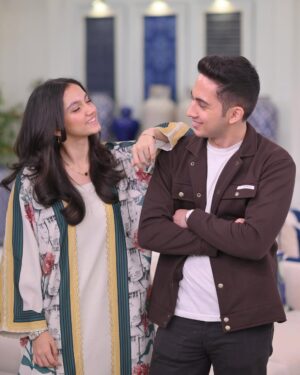 Aina Asif Instagram - Will never stop stealing his clothes!! 

#ainaasif #ahmedasif #instagram #explorepage