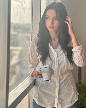 Aina Asif Instagram - Photographers watch out, I’m coming for your jobs 🤭
📸: @talal_hussainn 

#ainaasif #instagood #instagram #explore #explorepage