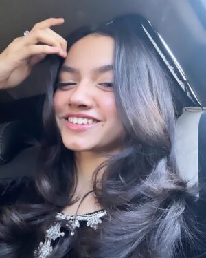 Aina Asif Instagram - car selfies 🔛🔝

#ainaasif #instagood #instagram #explore #explorepage