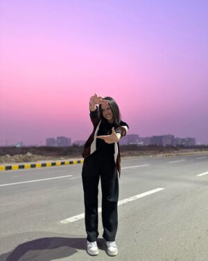 Aina Asif Instagram - Happier ✨

#ainaasif #explorepage #instagram #instagood