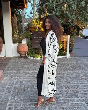 Ainett Stephens Instagram - 🌴 Night Out 😜

#ainett##ainettstephens#love#nightout#lagattanera#ootd