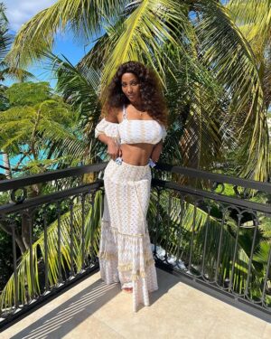 Ainett Stephens Instagram - Ultimi giorni di sole 🌞🌴

#ainett#ainettstephens#caraibi#sea#ootd