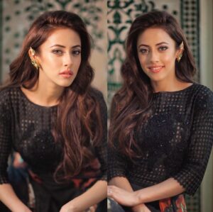 Ainy Jaffri Instagram - Blast from the past 💫 
Makeup: @beyondbeautynatasha