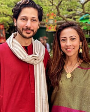 Ainy Jaffri Instagram - عید مبارک 🌹