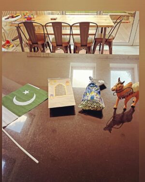 Ainy Jaffri Instagram - عید مبارک 🌹