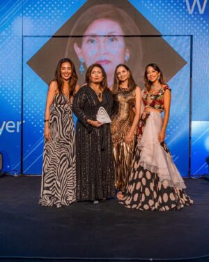 Ainy Jaffri Instagram - A very special evening hosting the  Asian Achievers Awards 2023 with the talented & hilarious Nitin Ganatra. Honoured to celebrate the incredible accomplishments of South Asians in the UK. A reminder of the underlying bond that connects us. We share a rich and interconnected heritage that goes far beyond borders. Let’s never forget that.
Bravo to all the winners 🙌 
Dress: @ayrelauk 
Makeup: @aartipmakeup 
Jewellery: @moussaieffjewellers