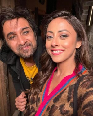 Ainy Jaffri Instagram - Words can’t describe how sweet (and frankly too brief) an experience filming “Coke” was. Thank you @sarim197 for picking me to play Josh and allowing me to be part of your crazy chilling world for a short while. I met the most talented, hardworking and kindest souls on set; and made some friendships that will last a lifetime. Thank you to my fellow actors and crew members for making me feel like I was home away from home. A special shout out to @jogpushkar for being the sweetest person you ever met; always asking about your comfort and always placing everyone before him. And wow, what a thrill it was to come out of my comfort zone and play this complicated piece of work. Can’t wait to see Coke come to life. 🙏❤️