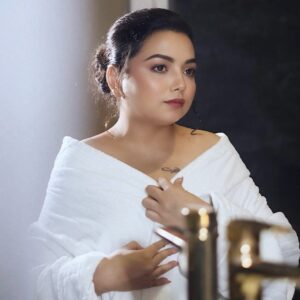 Aisha Mahdi Instagram - // 🌟 Skin Satisfaction Alert! 🌟 

I used to battle the discomfort of sunburn and persistent dryness, often feeling frustrated with my skin’s condition. However, 

I recently discovered the incredible @doveindiachannel Sensitive Care Body Wash, enriched with ceramides. This product has truly been a game-changer for me! It feels as though my skin is enveloped in a protective hug, restoring its natural moisture and leaving it irresistibly soft and nourished.

The soothing formulation helps to combat dryness effectively while providing a gentle cleansing experience. 

I’ve noticed a significant improvement in my skin’s texture and overall health since I started using it. 
If you’re struggling with sensitivity or dryness, I highly recommend giving this body wash a try.

Let’s celebrate skin health together!

#AD #DoveSensitive #HealthySkin #BodyCare #SelfCareRoutine #SkincareEssentials #SensitiveSkin