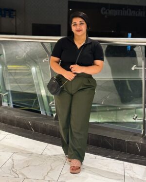 Aishwarya Murali Instagram - Black, the depth of mystery and Green the pulse 
of life 🖤💚✨
.
.
.
.
.
.
#explorepage✨ #explorepage #explorepageready #explorefeed #explorepages #pixiecut #shorthairstyles #chennai #bengaluru #trendingposts #carousel #trendingvideo