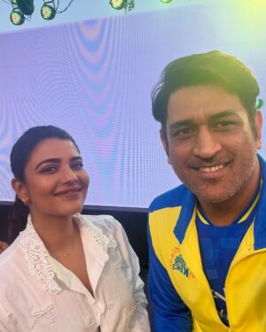 Aishwarya Rajesh Instagram - With our Thala @mahi7781