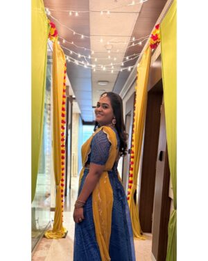 Akalya Venkatesan Instagram - Celebrations 🎉 

Beautiful outfit from @_gina_couture ❤️
MUA @revathisachu_makeoverartistry ❤️
Captured @urs_chandanramesh ❤️
Jewels 💎 @urs_chandanramesh ❤️
#adithyatv #love