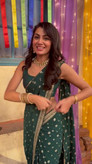 Akansha Chamola Instagram - What is your favourite?😋♥️

#dosaidli #reels #explore #instagramreels #trending #viral #explorepage #trend #reelitfeelit #kmtmg #zeetv #dailysoap #happyholi #holi2025 

#Bhavanichitnis #BabitaAhuja #amrutabhavanichitnis #anjaliahuja #nimritahuja #manvibajwa #mandiraahuja #bebe 

Explore  Reels , Kaise Mujhe Tum Mil Gaye , Serial , Viral