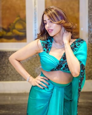 Akshara Gowda Instagram - You see the GRACE but not the GRIT.
The peace but not the process.
The success but not the struggle.
The strength but not the story.
The smile but not the scare 🥰❤️ - @vexking 

Styled by @styledbyanitapriya 

Makeup and hair 💄 by team @borabaythesalon 
@_.priya.8195._ 

Designer 👗@issadesignerstudio 

Jewellary 💎 @jewellerybymeghana 

PC by 📸 @paulnicodemus

 #aksharagowda #stylishtamilachi #aksharagowdabikki #stylishtamizhachi 
#mumbai #hyderabad #timesfood #timesfoodawards #mother #motherhood #motherenergy