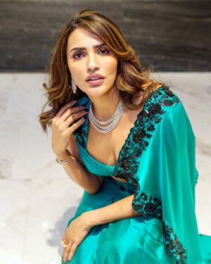 Akshara Gowda Instagram - You see the GRACE but not the GRIT.
The peace but not the process.
The success but not the struggle.
The strength but not the story.
The smile but not the scare 🥰❤️ - @vexking 

Styled by @styledbyanitapriya 

Makeup and hair 💄 by team @borabaythesalon 
@_.priya.8195._ 

Designer 👗@issadesignerstudio 

Jewellary 💎 @jewellerybymeghana 

PC by 📸 @paulnicodemus

 #aksharagowda #stylishtamilachi #aksharagowdabikki #stylishtamizhachi 
#mumbai #hyderabad #timesfood #timesfoodawards #mother #motherhood #motherenergy