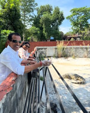 Akshaya Shetty Instagram - Doing touristy things with my goofy but cute folks 
Last few slides are my fav 🧿❤️