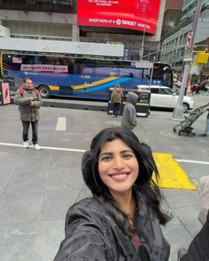 Akshaya Shetty Instagram - $10 pictures are worth it @timessquarenyc ❤️
.
.
.
#nyc #timesquare #timessquarenyc #akshaya #akshayashetty #solotraveler