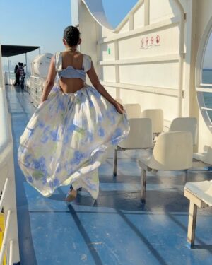 Akshaya Shetty Instagram - An exciting evening by the sea with @peaklife_magazine in Alibaug. 
Was dressed to impress in ‘summer chic’ outfit by @richasinghdesign 

Powered by @flyswiss @explore.louisiana 
Fashionshow at the Alibaug jetty with Chic collection by @varoinmarwah 
Thank you to our host @riaangeorge

Was a delight to watch @kingofclubsin & @maliniagarwal walk the ramp ❤️🧿