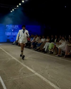 Akshaya Shetty Instagram - An exciting evening by the sea with @peaklife_magazine in Alibaug. 
Was dressed to impress in ‘summer chic’ outfit by @richasinghdesign 

Powered by @flyswiss @explore.louisiana 
Fashionshow at the Alibaug jetty with Chic collection by @varoinmarwah 
Thank you to our host @riaangeorge

Was a delight to watch @kingofclubsin & @maliniagarwal walk the ramp ❤️🧿