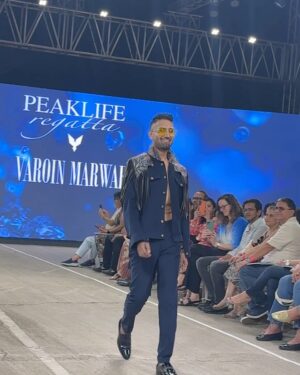 Akshaya Shetty Instagram - An exciting evening by the sea with @peaklife_magazine in Alibaug. 
Was dressed to impress in ‘summer chic’ outfit by @richasinghdesign 

Powered by @flyswiss @explore.louisiana 
Fashionshow at the Alibaug jetty with Chic collection by @varoinmarwah 
Thank you to our host @riaangeorge

Was a delight to watch @kingofclubsin & @maliniagarwal walk the ramp ❤️🧿