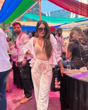 Akshita Mudgal Instagram - Holi 2025♥️🌈

Ps- This holi, my nephew was the first one to put color on me.🧿🫶