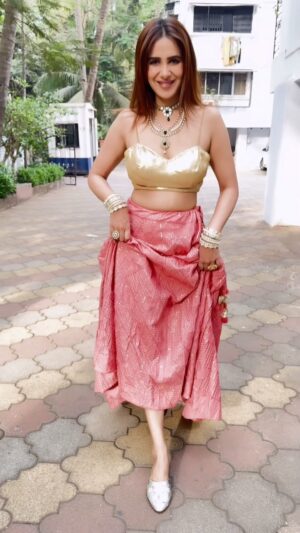 Akshitaa Agnihotri Instagram - Aesthetic & Ethenic 💗

Wearing jewels @sanskritisparklesbyakshitaa 
Outfit design by @sangeetakrishnani_fashion 

Shot by @dravilchhabra 🫡🫶

#akshitaaagnihotri ##aestheticvideos #aesthetic #aestheticedits #explorepage #explore #aesthetics #aestheticedit #edits #love #aesthetically #aestheticposts #lofi #viral #aesthetictumblr #aestheticquotes #lehnga #lehngacholi #trending #edit #ｌｏｆｉａｅｓｔｈｅｔｉｃ #s #instagram