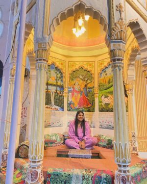 Akshya Digital Diaries Instagram - Missing escaping from home a lil bit more today only because of such beautiful weather. ☔️💧
.
You must try in Pushkar:
Visiting @anantapushkar 
@wildroseresortpushkar @naturevillageresort 🌸
.
Trying fruit bowl from Sonu Juice centre. 🧃
Must have falafel wrap. 🥐
Must have Mezze platter & 4 cheese pizza from la pizzeria 🍕 
Visit Brahma temple & sit near Ghat for serene view. 🚤
.
#pushkardiaries  #pushkar #pushkarfair #pushkarlake #travel #travelblogger #travelgram #traveler