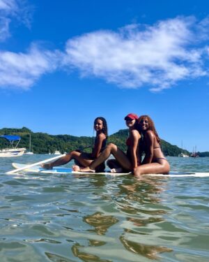 Alana Cabral Instagram - dias muito mais que especiais!
eu >>amo<< viajar com a minha família❤️