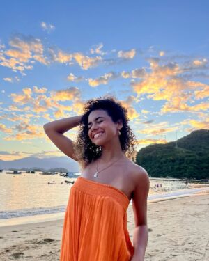 Alana Cabral Instagram - dias muito mais que especiais!
eu >>amo<< viajar com a minha família❤️