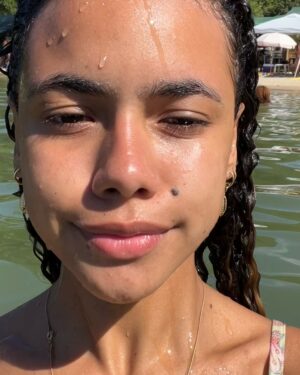Alana Cabral Instagram - dias muito mais que especiais!
eu >>amo<< viajar com a minha família❤️