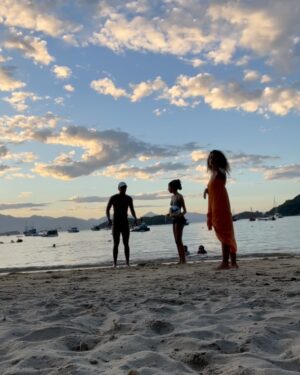 Alana Cabral Instagram - dias muito mais que especiais!
eu >>amo<< viajar com a minha família❤️