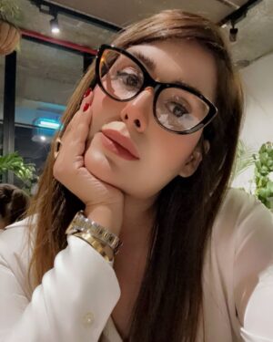 Aleezay Rasul Instagram - No One ☝️is You That Is Your Power 🧿💛

#bestlife #love #happy #lifestyle #motivation #instagood #life #travel #photography #family #happiness #instagram #selflove #goodvibes #best #summer #like #picoftheday #inspiration #friends #wellness #follow #goals #o