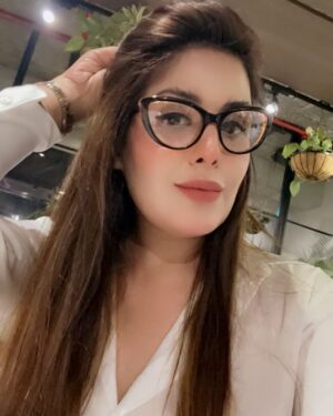 Aleezay Rasul Instagram - No One ☝️is You That Is Your Power 🧿💛

#bestlife #love #happy #lifestyle #motivation #instagood #life #travel #photography #family #happiness #instagram #selflove #goodvibes #best #summer #like #picoftheday #inspiration #friends #wellness #follow #goals #o
