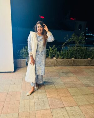 Aleezay Rasul Instagram - Count Your Blessings. A Greatful Heart 🧡 
Attracts More 🤩 Joy, Love and Prosperity 🧿💛

#eid #eidmubarak #love #eidcollection #islam #muslim #fashion #eiduladha #pakistan #eidoutfit #eidaladha #allah #instagram #eidgifts #instagood #happyeid #mubarak #muslimah #photography #islamic #hajj #bhfyp #islamabad #style #pakistanifashion