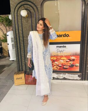Aleezay Rasul Instagram - Count Your Blessings. A Greatful Heart 🧡 
Attracts More 🤩 Joy, Love and Prosperity 🧿💛

#eid #eidmubarak #love #eidcollection #islam #muslim #fashion #eiduladha #pakistan #eidoutfit #eidaladha #allah #instagram #eidgifts #instagood #happyeid #mubarak #muslimah #photography #islamic #hajj #bhfyp #islamabad #style #pakistanifashion