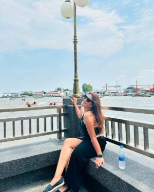 Aleezay Rasul Instagram - Life is Short and World 🌎 is Wide 🧿💛

#thailand #bangkok #travel #phuket #thai #travelphotography #thailandtravel #photography #indonesia #amazingthailand #love #malaysia #chiangmai #asia #singapore #nature #travelgram #beach #photooftheday #pattaya #ig #instagood #krabi #thaifood #travelblogger #instagram #bkk #wanderlust #beautifuldestinations❤️