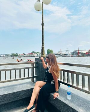 Aleezay Rasul Instagram - Life is Short and World 🌎 is Wide 🧿💛

#thailand #bangkok #travel #phuket #thai #travelphotography #thailandtravel #photography #indonesia #amazingthailand #love #malaysia #chiangmai #asia #singapore #nature #travelgram #beach #photooftheday #pattaya #ig #instagood #krabi #thaifood #travelblogger #instagram #bkk #wanderlust #beautifuldestinations❤️