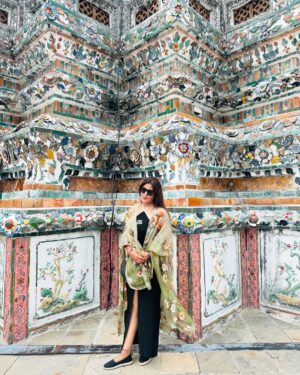 Aleezay Rasul Instagram - I Love to See the World, Temples 🛕🧿💛

#thailandia #travelgram #wanderlust #instatravel #thailand #travelblogger #paradise #traveltheworld #bangkok #asia #raw #thai #phuket #chiangmai #pattaya #allshots #krabi #kohsamui #amazingthailand #thaistagram #samui #pattaya #instatravel🧿🧿