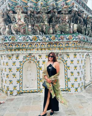 Aleezay Rasul Instagram - I Love to See the World, Temples 🛕🧿💛

#thailandia #travelgram #wanderlust #instatravel #thailand #travelblogger #paradise #traveltheworld #bangkok #asia #raw #thai #phuket #chiangmai #pattaya #allshots #krabi #kohsamui #amazingthailand #thaistagram #samui #pattaya #instatravel🧿🧿