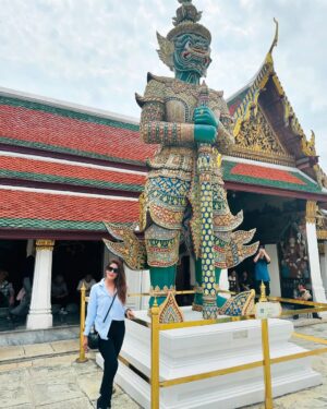 Aleezay Rasul Instagram - Be Your Own Palace, Or The 🌎 World is You Jail🧿💛 
 

#palace #supreme #architecture #travel #photography #thailand🇹🇭 #travelphotography #art #hypebeast #yeezy #castle #photooftheday #history #sale #jordan #streetwear #nike #india #offwhite #travelgram #instagood #luxury #love #palaceskateboards #europe #supremeforsale #picoftheday #bangkok
