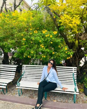 Aleezay Rasul Instagram - Be Your Own Palace, Or The 🌎 World is You Jail🧿💛 
 

#palace #supreme #architecture #travel #photography #thailand🇹🇭 #travelphotography #art #hypebeast #yeezy #castle #photooftheday #history #sale #jordan #streetwear #nike #india #offwhite #travelgram #instagood #luxury #love #palaceskateboards #europe #supremeforsale #picoftheday #bangkok