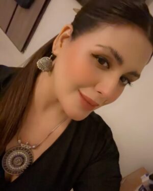 Aleezay Rasul Instagram - Believe me, if I look beautiful 😍 
  it’s not accident 🤭🧿💛

#beauty #love #beautiful #fashion #makeup #instagood #photography #style #model #photooftheday #like #instagram #art #follow #cute #girl #photo #picoftheday #happy #smile #bhfyp #life #hair #me #selfie #myself #instadaily🧿❤️