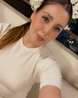 Aleezay Rasul Instagram - No Beauty Shines Brighter then that of a Good Heart🧿💛

#beauty #love #beautiful #fashion #makeup #instagood #photography #style #photooftheday #like #instagram #skincare #art #follow #photo #picoftheday #happy #smile #bhfyp #life #hair #me #selfie #myself #instadaily #loveyourself 🧿