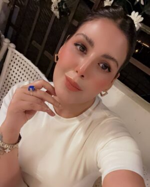 Aleezay Rasul Instagram - No Beauty Shines Brighter then that of a Good Heart🧿💛

#beauty #love #beautiful #fashion #makeup #instagood #photography #style #photooftheday #like #instagram #skincare #art #follow #photo #picoftheday #happy #smile #bhfyp #life #hair #me #selfie #myself #instadaily #loveyourself 🧿
