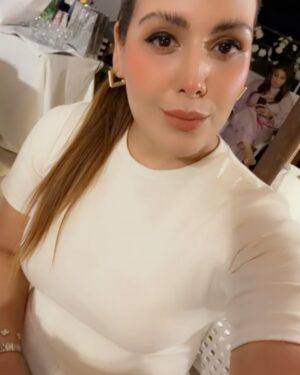 Aleezay Rasul Instagram - No Beauty Shines Brighter then that of a Good Heart🧿💛

#beauty #love #beautiful #fashion #makeup #instagood #photography #style #photooftheday #like #instagram #skincare #art #follow #photo #picoftheday #happy #smile #bhfyp #life #hair #me #selfie #myself #instadaily #loveyourself 🧿