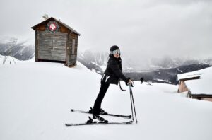 Alessia Tresoldi Instagram - Cold outside, style inside ❄️🔥 St. Moritz in total look @highsocietysportsofficial Ready to shine on the slopes! 

Disclaimer: Shooting 📸
📸and ⛷️ 

#highsocietysportsofficial #WinterStyle #PremiumSkiWear
#tresoldi #ski #skisuit #stmoriz #mountain #snow 
www.highsocietyfashion.de