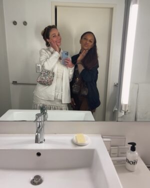 Alexis Knapp Instagram - Nine Bodies In A Mexican Morgue was a wondrrrous immediate welcoming back to LA after being in the bay for 2 weeks. An amazing show all around, excited for all episodes to air… MANAÑA! March 2nd on @mgmplus 
#NineBodies but I hugged around 30 of em. 
🫶💋 @nicolaparish 🌸💕🌸💕🌸💕