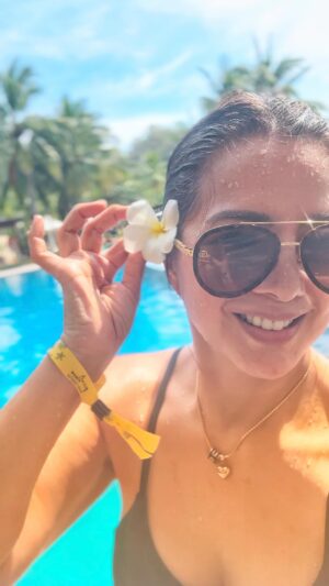 Alice Dixson Instagram - 🎅🏿🏝️👙
Where are you this winter?