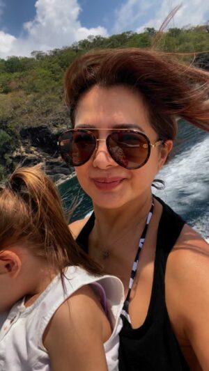Alice Dixson Instagram - Monday morning m☀️☀️d.
Pa g☀️☀️d vibes muna tayo 😎