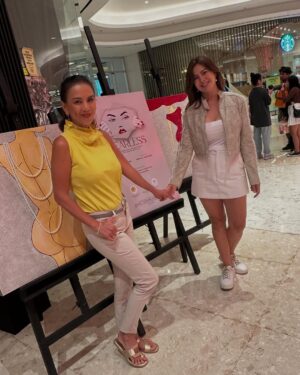 Alice Dixson Instagram - #SepiaSunday 
Have you met Tita Tina? 
For short ah (never mind) 🙊 

If you’ve been following my feed, you’ll know that she’s one of my oldest friends. I first met her at Bb Pilipinas where she was reigning BbPinas Young ‘85. 
Soon after we became friends while @ same modeling agency. 
Here’s our first gig together for So-En “Back-To-School” ads ‘86 

Through the years @tinteen85 & I remain close and support each other through our endeavors who I hope will do more and more paintings this year as a solo visual artist 👩‍🎨 
Here is one of her paintings from the international women’s day #Fearless show…
Watch out for more 😍