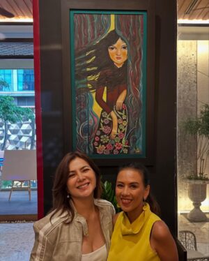 Alice Dixson Instagram - #SepiaSunday 
Have you met Tita Tina? 
For short ah (never mind) 🙊 

If you’ve been following my feed, you’ll know that she’s one of my oldest friends. I first met her at Bb Pilipinas where she was reigning BbPinas Young ‘85. 
Soon after we became friends while @ same modeling agency. 
Here’s our first gig together for So-En “Back-To-School” ads ‘86 

Through the years @tinteen85 & I remain close and support each other through our endeavors who I hope will do more and more paintings this year as a solo visual artist 👩‍🎨 
Here is one of her paintings from the international women’s day #Fearless show…
Watch out for more 😍